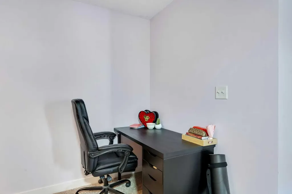 7210 80 Avenue NE Calgary AB T3J 0n7