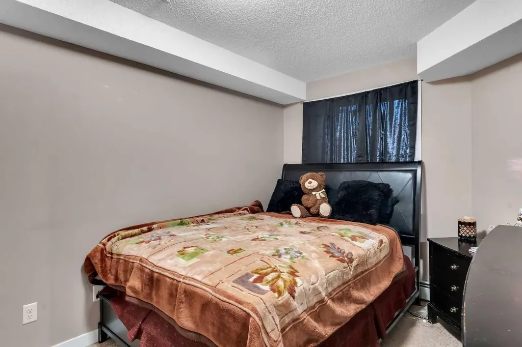 7210 80 Avenue NE Calgary AB T3J 0n7