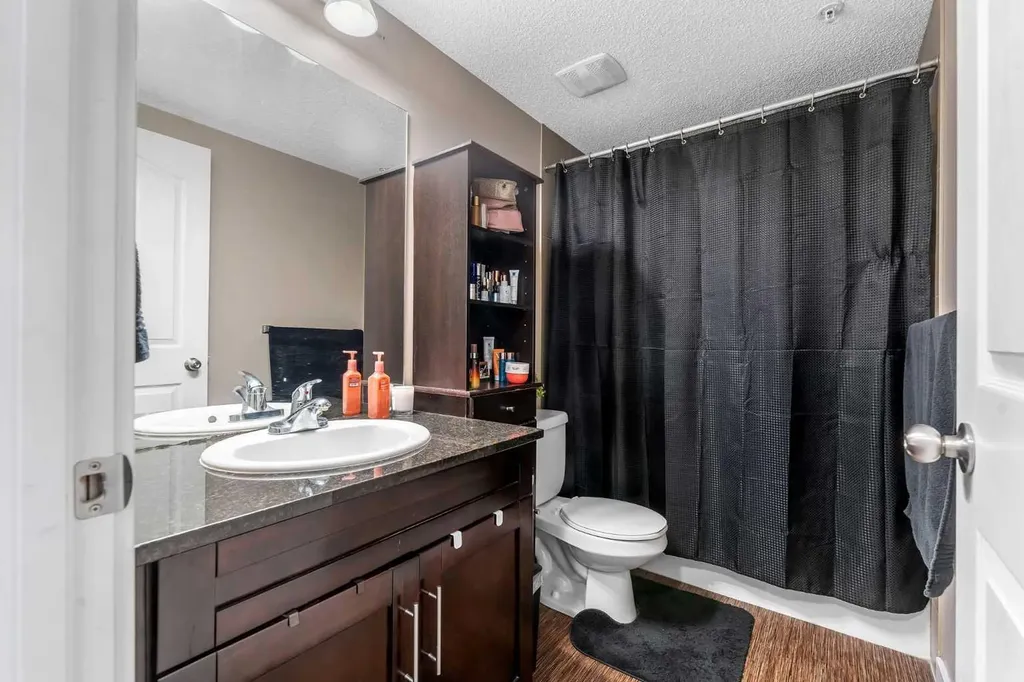 7210 80 Avenue NE Calgary AB T3J 0n7