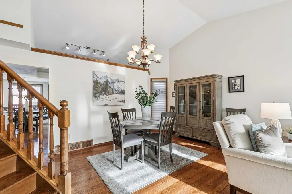 20 Macewan Ridge View NW Calgary AB T3K 3W2