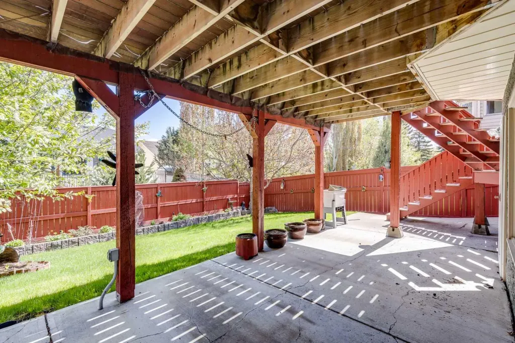 20 Macewan Ridge View NW Calgary AB T3K 3W2