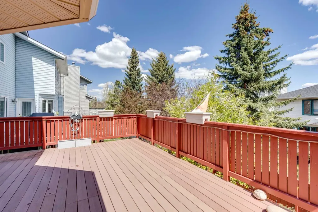 20 Macewan Ridge View NW Calgary AB T3K 3W2