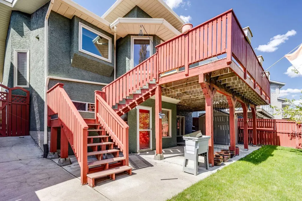 20 Macewan Ridge View NW Calgary AB T3K 3W2
