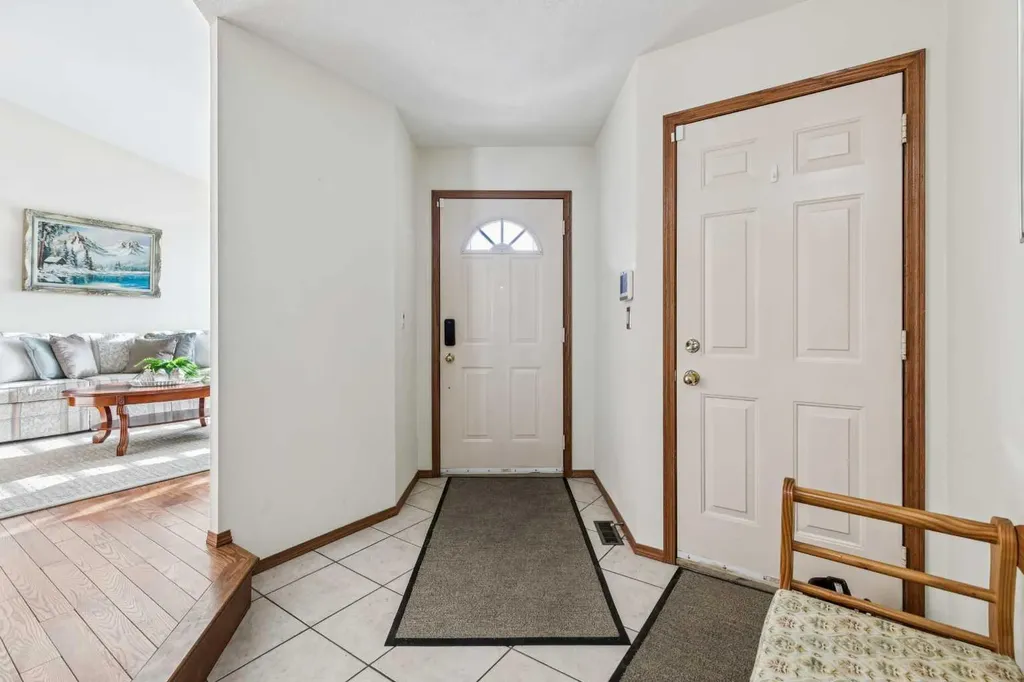 20 Macewan Ridge View NW Calgary AB T3K 3W2