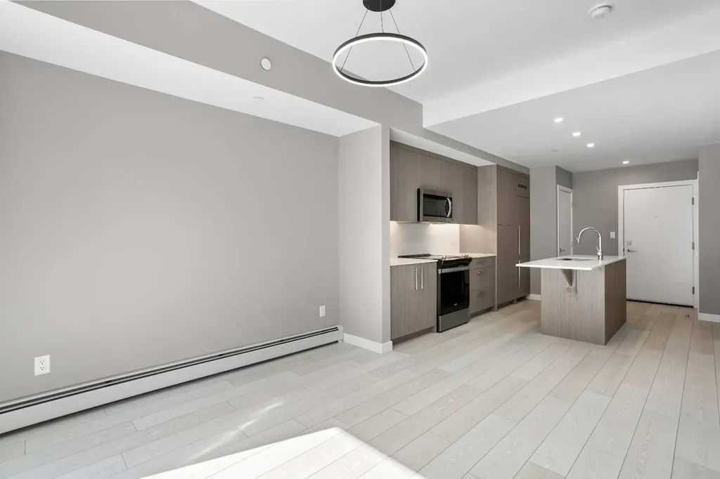 310 15 Avenue SW Calgary AB T2R 1S9