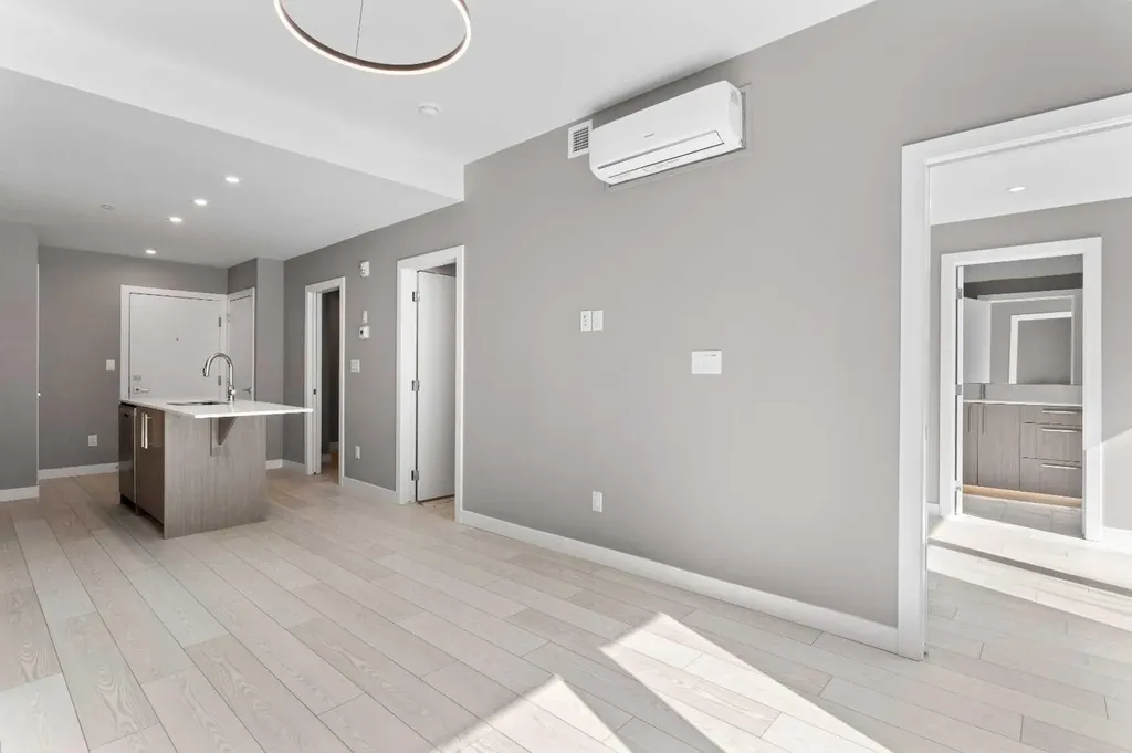 310 15 Avenue SW Calgary AB T2R 1S9