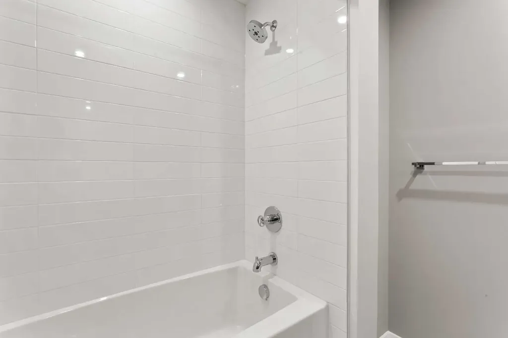 310 15 Avenue SW Calgary AB T2R 1S9