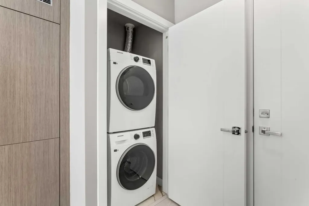 310 15 Avenue SW Calgary AB T2R 1S9