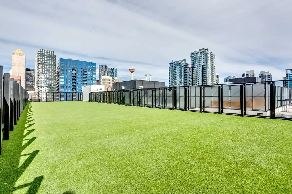 310 15 Avenue SW Calgary AB T2R 1S9
