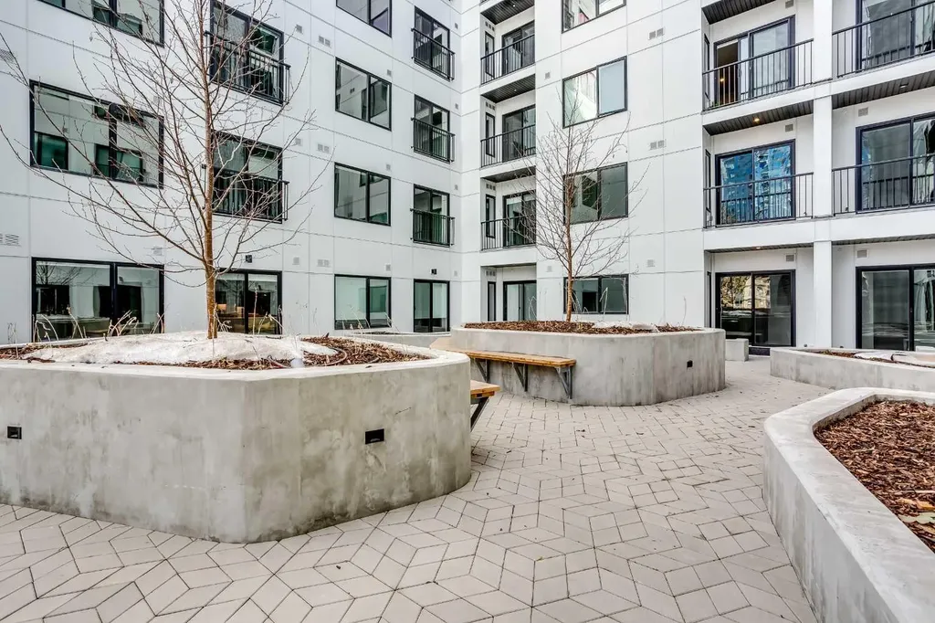 310 15 Avenue SW Calgary AB T2R 1S9