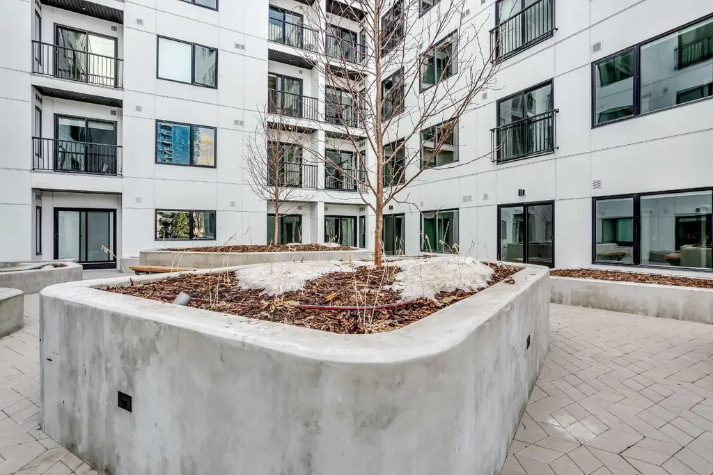 310 15 Avenue SW Calgary AB T2R 1S9
