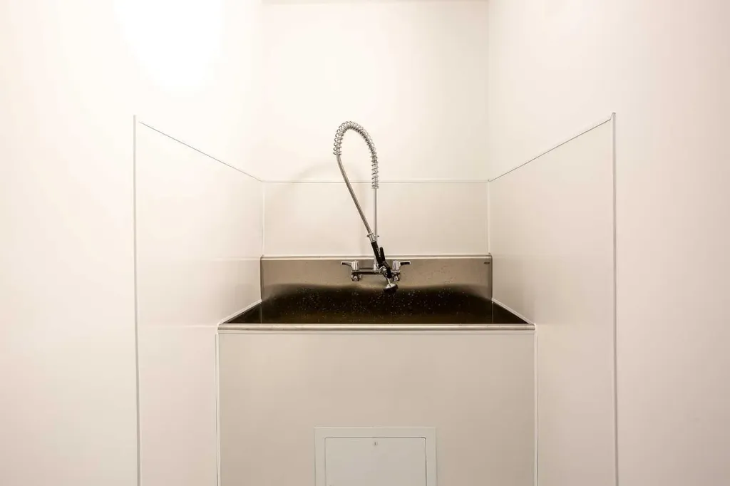 310 15 Avenue SW Calgary AB T2R 1S9
