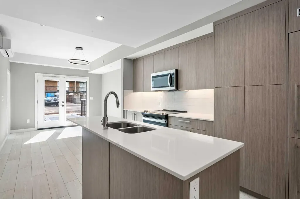 310 15 Avenue SW Calgary AB T2R 1S9