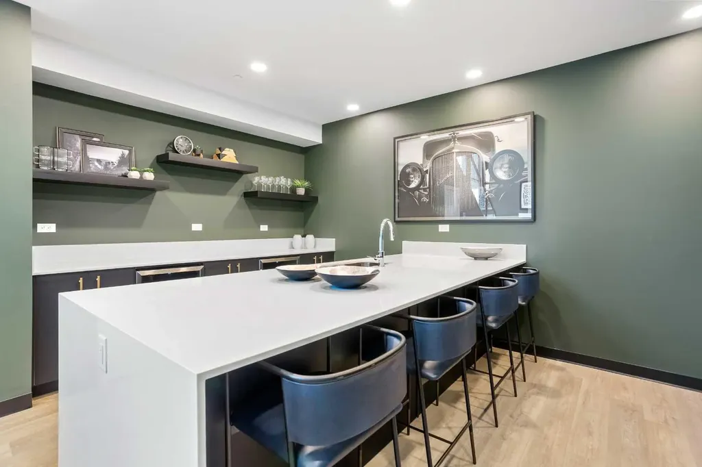 310 15 Avenue SW Calgary AB T2R 1S9