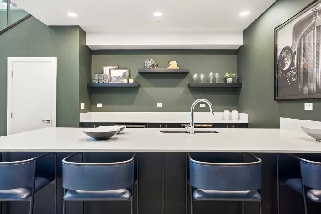 310 15 Avenue SW Calgary AB T2R 1S9