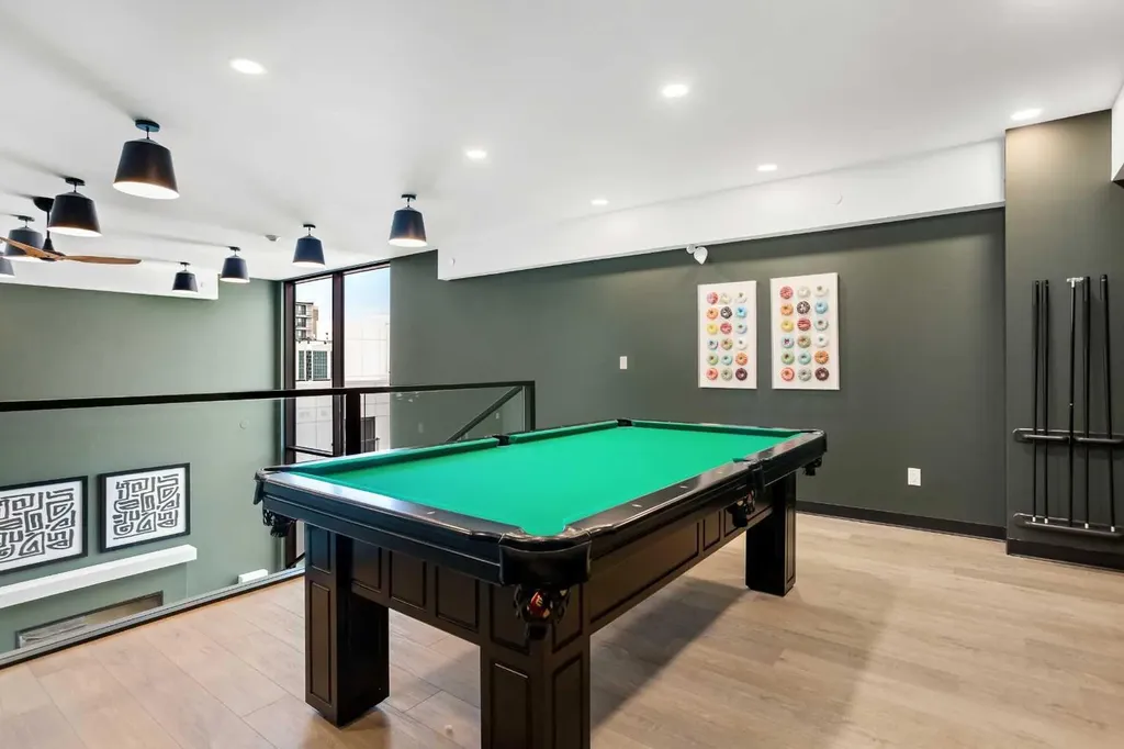 310 15 Avenue SW Calgary AB T2R 1S9