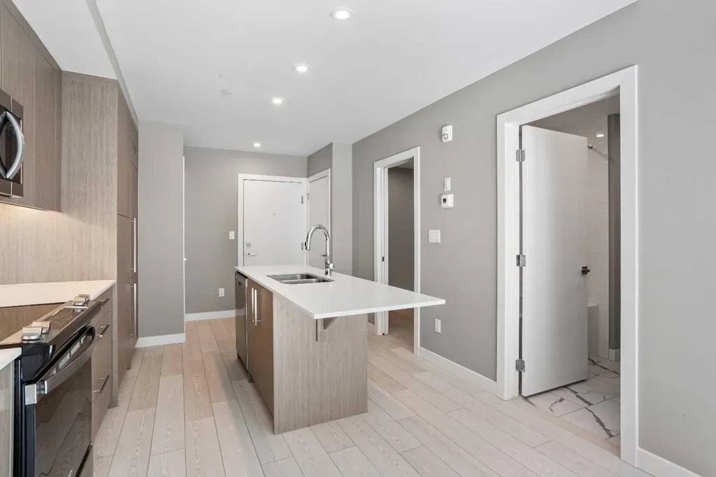 310 15 Avenue SW Calgary AB T2R 1S9
