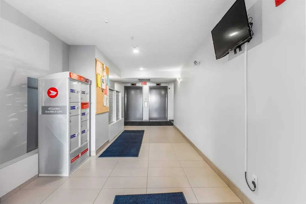 175 Panatella Hill NW Calgary AB T3K 0V9