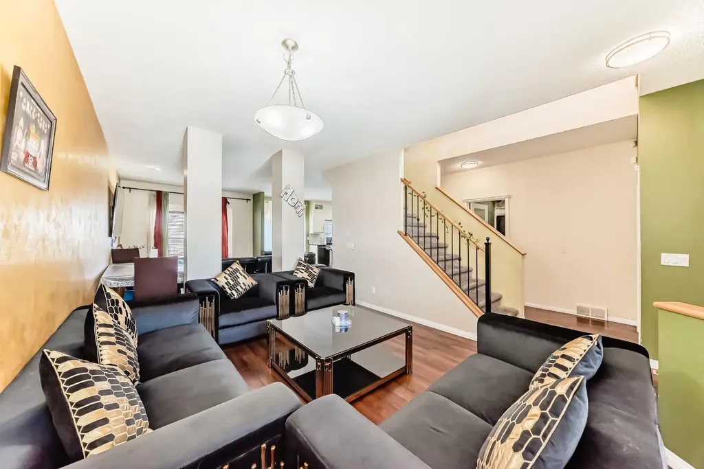 16 Saddlecrest Park NE Calgary AB T3J5E7