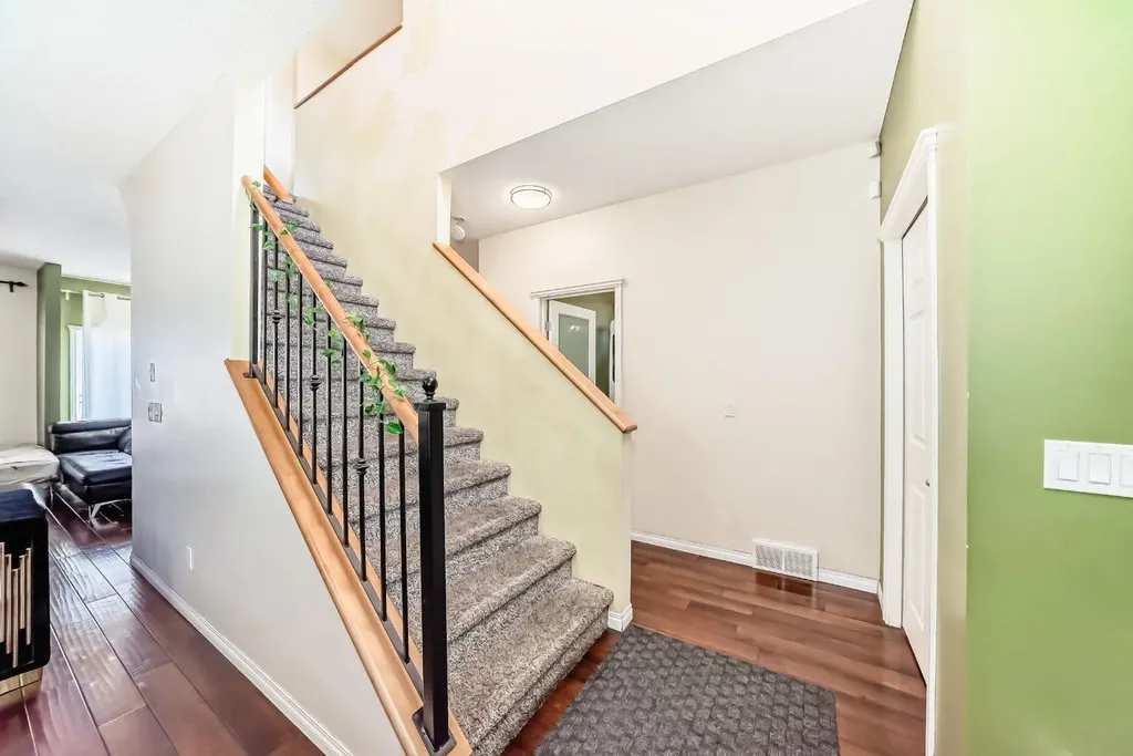 16 Saddlecrest Park NE Calgary AB T3J5E7