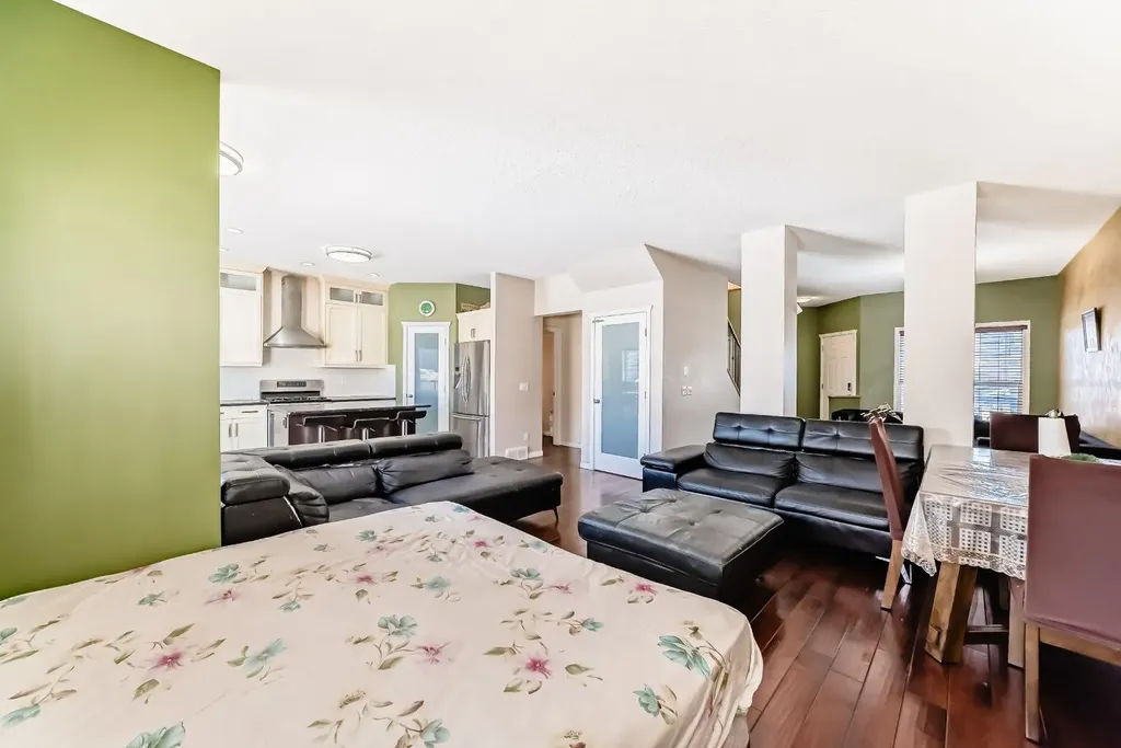 16 Saddlecrest Park NE Calgary AB T3J5E7