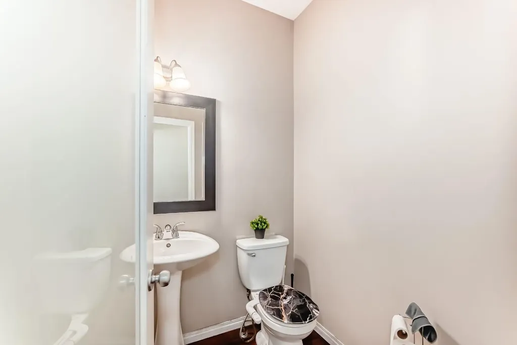 16 Saddlecrest Park NE Calgary AB T3J5E7
