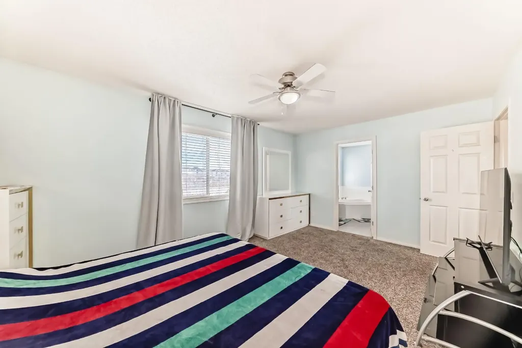 16 Saddlecrest Park NE Calgary AB T3J5E7