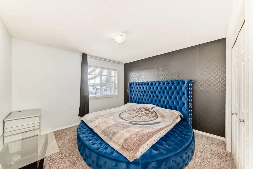 16 Saddlecrest Park NE Calgary AB T3J5E7