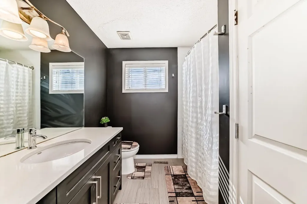 16 Saddlecrest Park NE Calgary AB T3J5E7