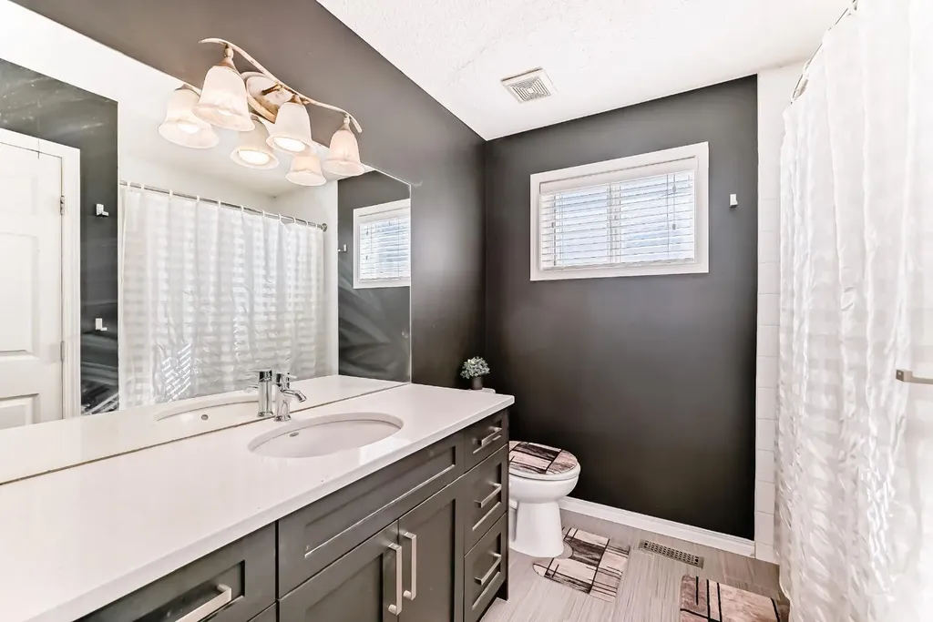 16 Saddlecrest Park NE Calgary AB T3J5E7