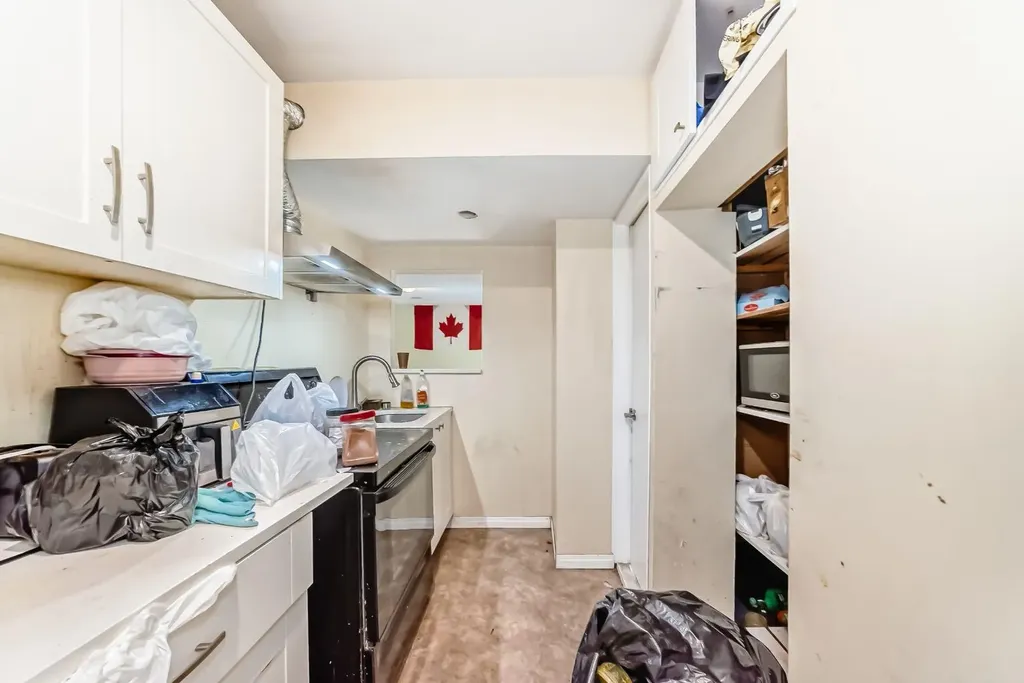 16 Saddlecrest Park NE Calgary AB T3J5E7