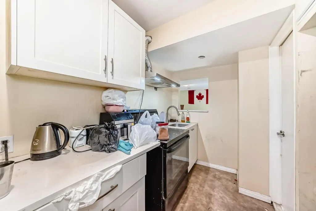 16 Saddlecrest Park NE Calgary AB T3J5E7