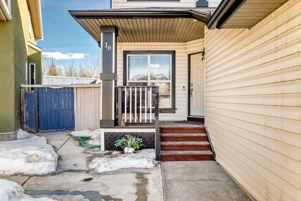 16 Saddlecrest Park NE Calgary AB T3J5E7