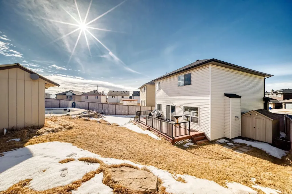 16 Saddlecrest Park NE Calgary AB T3J5E7