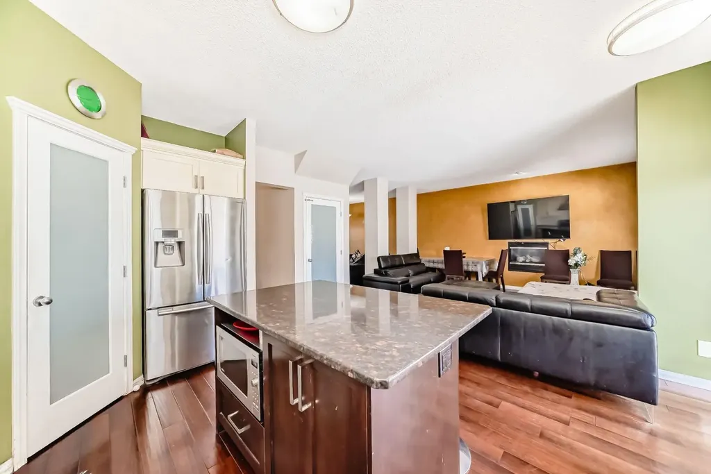 16 Saddlecrest Park NE Calgary AB T3J5E7