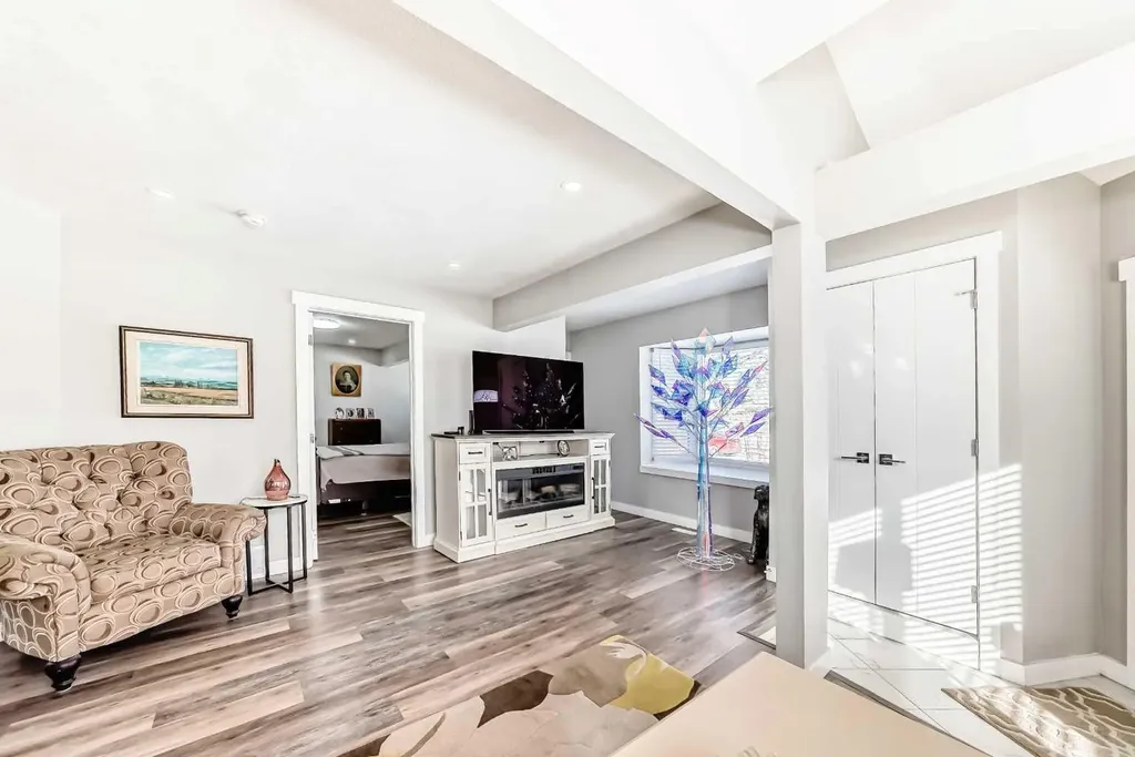 6403 35 Avenue NW Calgary AB T3B1S5