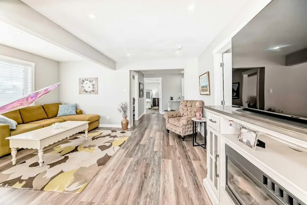 6403 35 Avenue NW Calgary AB T3B1S5