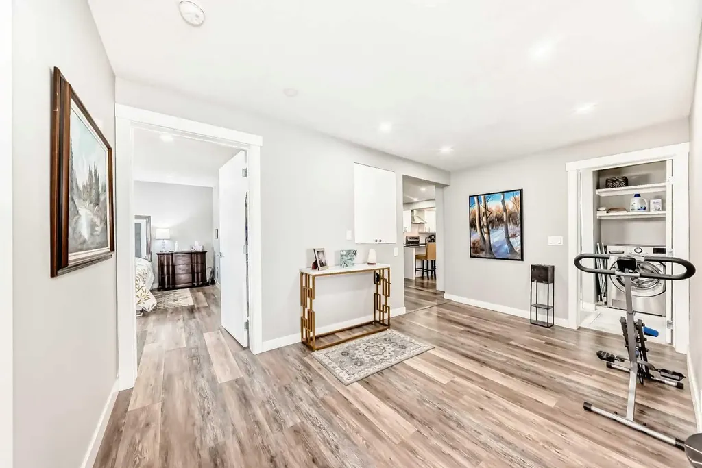 6403 35 Avenue NW Calgary AB T3B1S5