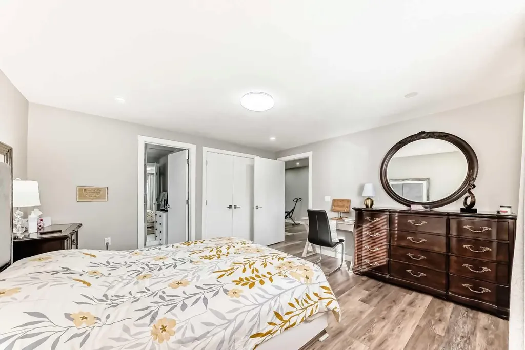 6403 35 Avenue NW Calgary AB T3B1S5