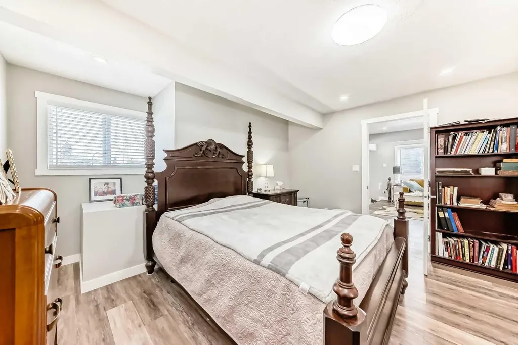 6403 35 Avenue NW Calgary AB T3B1S5