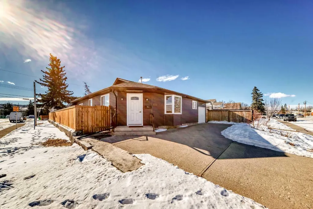 6403 35 Avenue NW Calgary AB T3B1S5