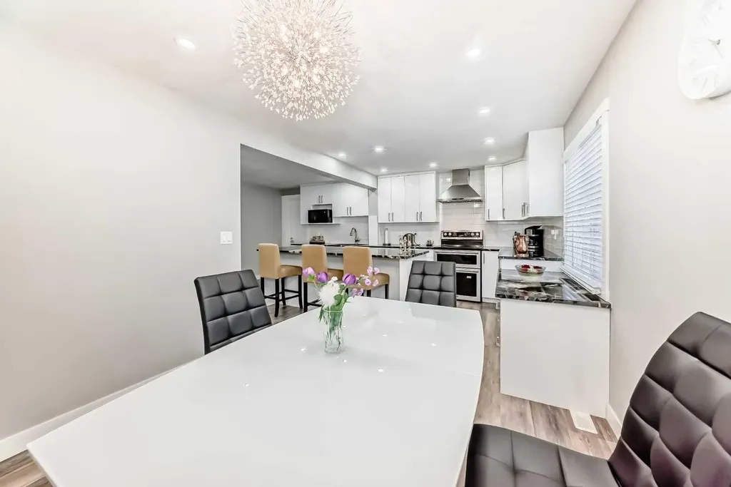 6403 35 Avenue NW Calgary AB T3B1S5