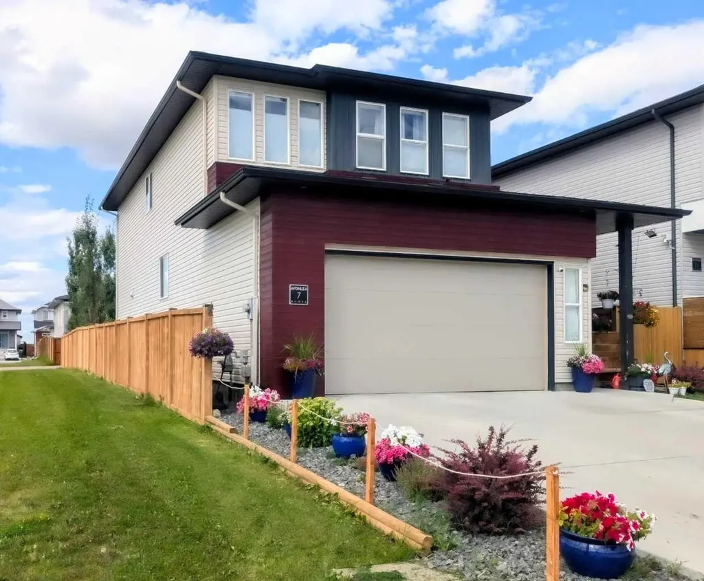7 Greywolf Road N Lethbridge AB T1H 7E8