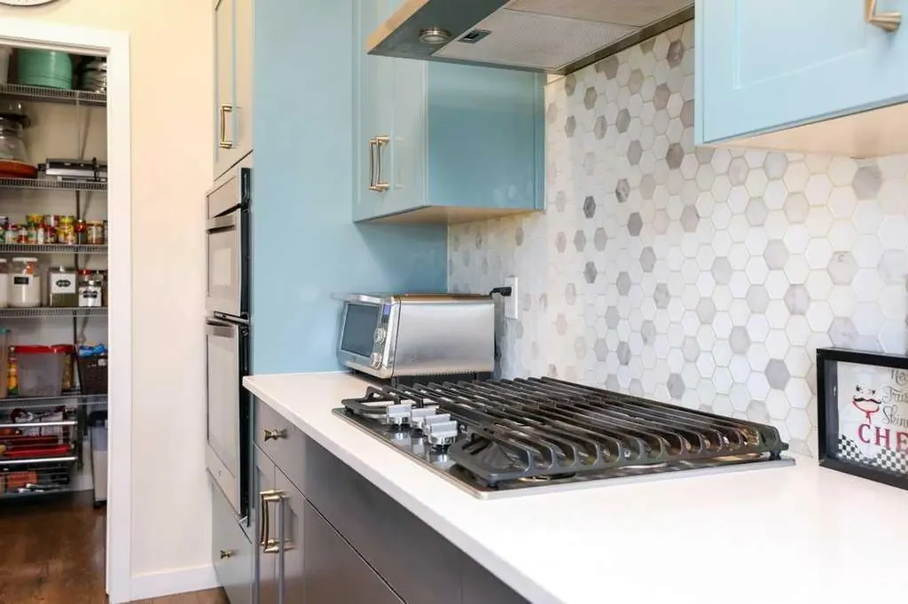 7 Greywolf Road N Lethbridge AB T1H 7E8