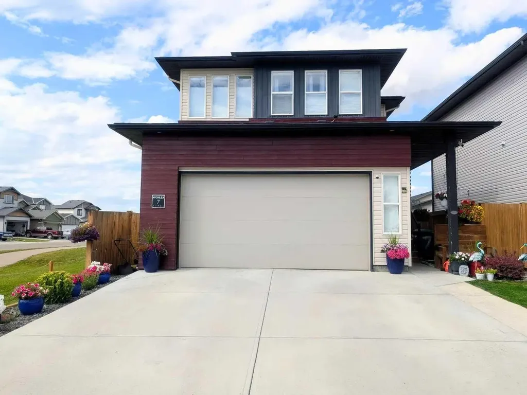 7 Greywolf Road N Lethbridge AB T1H 7E8