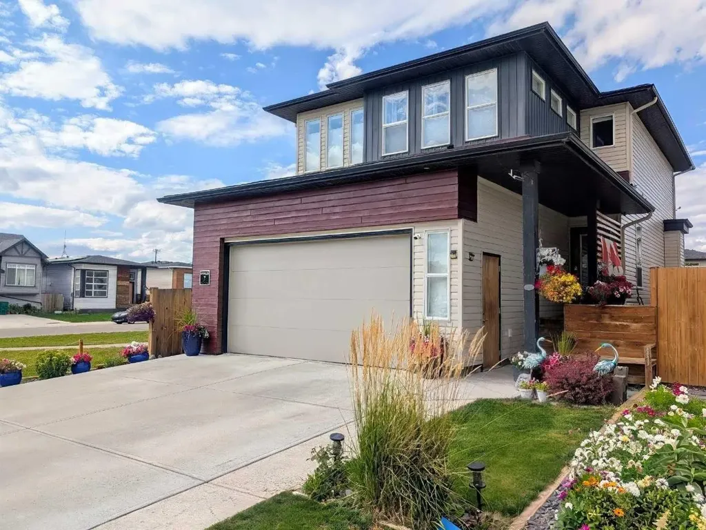 7 Greywolf Road N Lethbridge AB T1H 7E8
