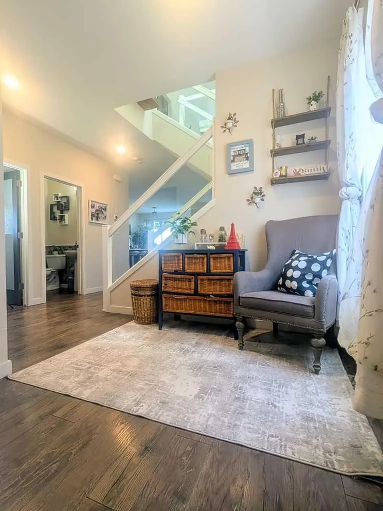 7 Greywolf Road N Lethbridge AB T1H 7E8