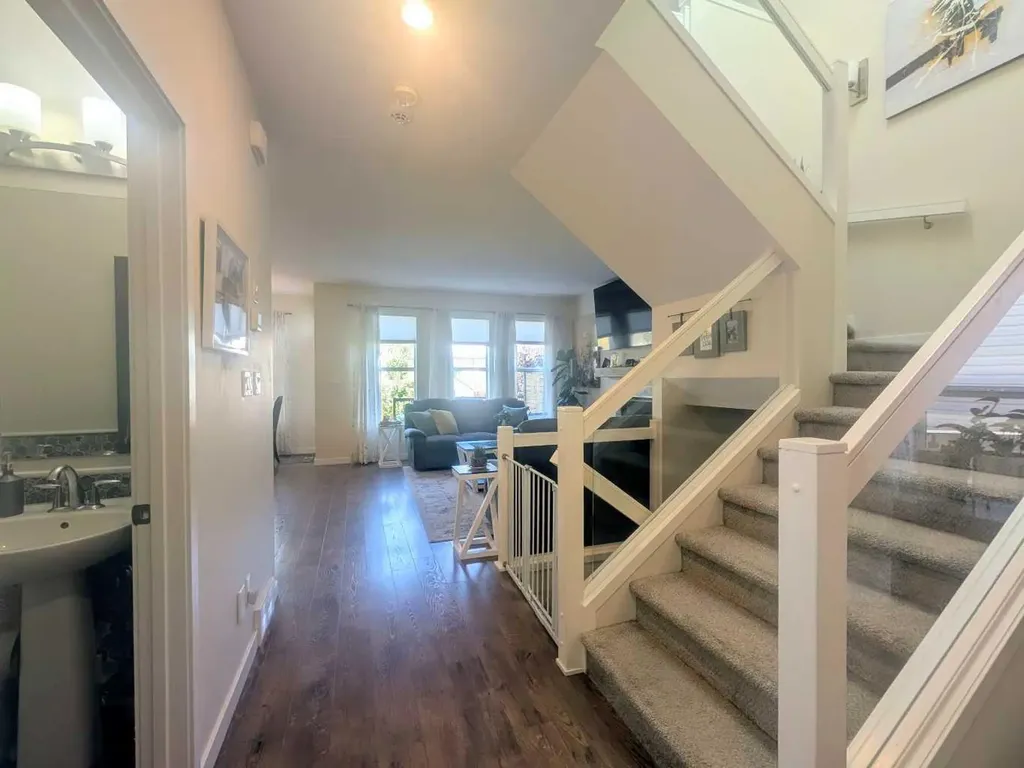 7 Greywolf Road N Lethbridge AB T1H 7E8