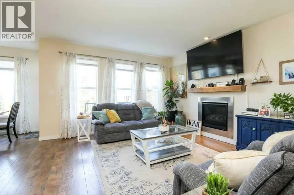 7 Greywolf Road N Lethbridge AB T1H 7E8