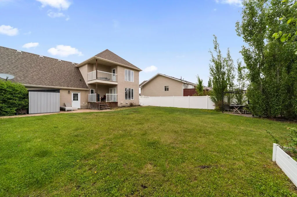 5809 28 Avenue Camrose AB T4V 1P8